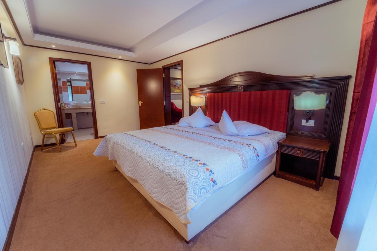 Hotel Perla Slănic-Moldova Eksteriør bilde