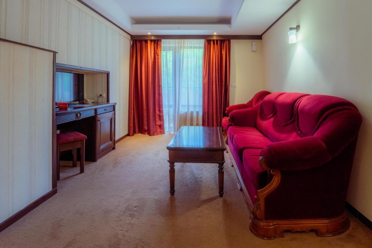 Hotel Perla Slănic-Moldova Eksteriør bilde
