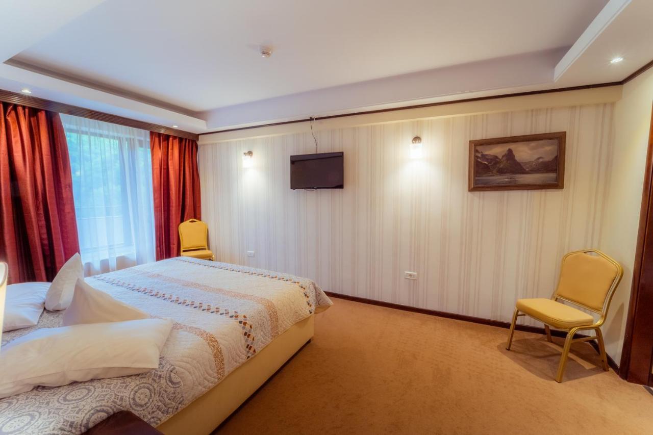 Hotel Perla Slănic-Moldova Eksteriør bilde