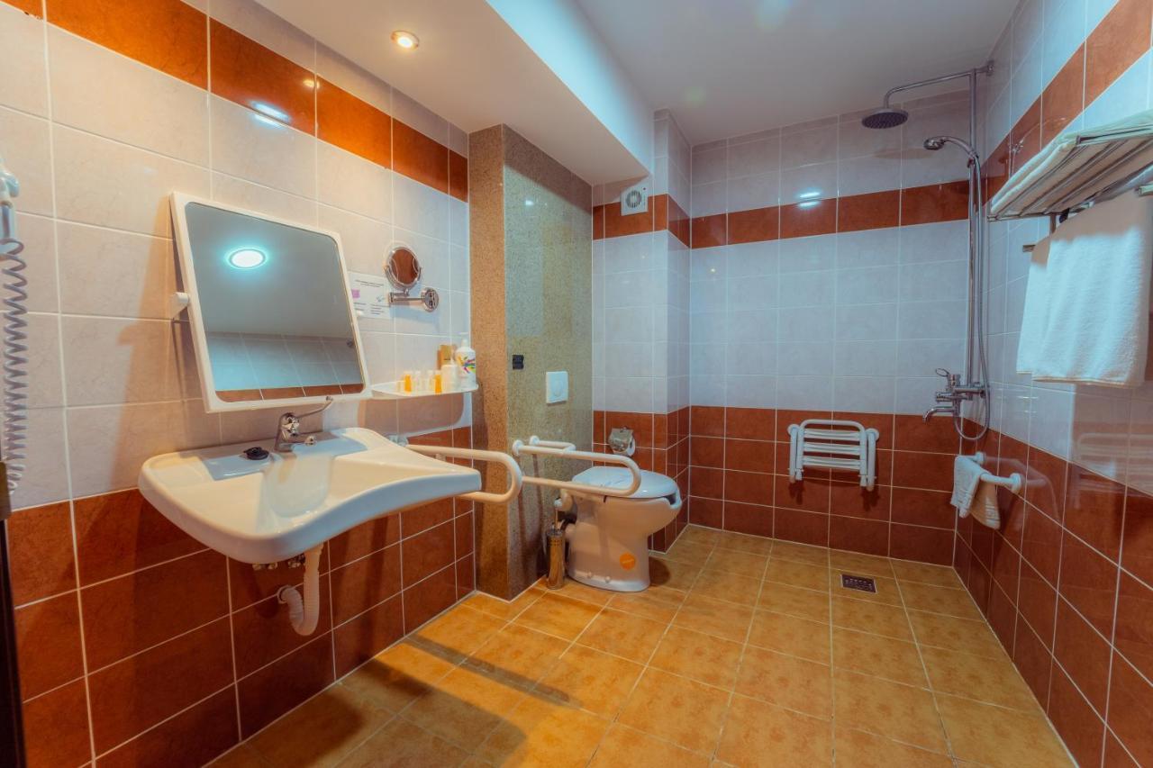 Hotel Perla Slănic-Moldova Eksteriør bilde