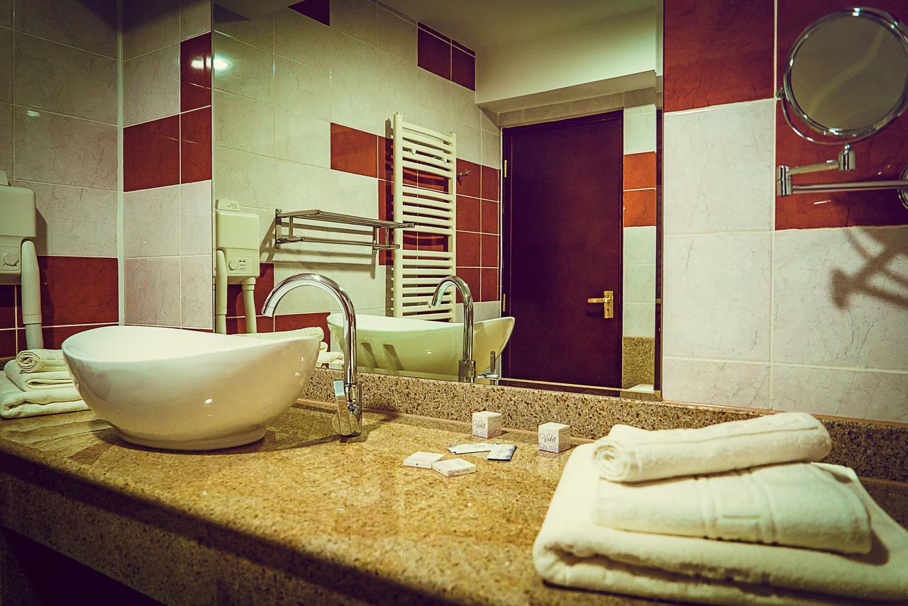 Hotel Perla Slănic-Moldova Eksteriør bilde